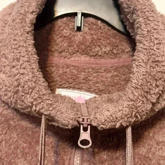 Woman’s cozzy Sherpa 3/4 zip sweater - Picture 4 of 6